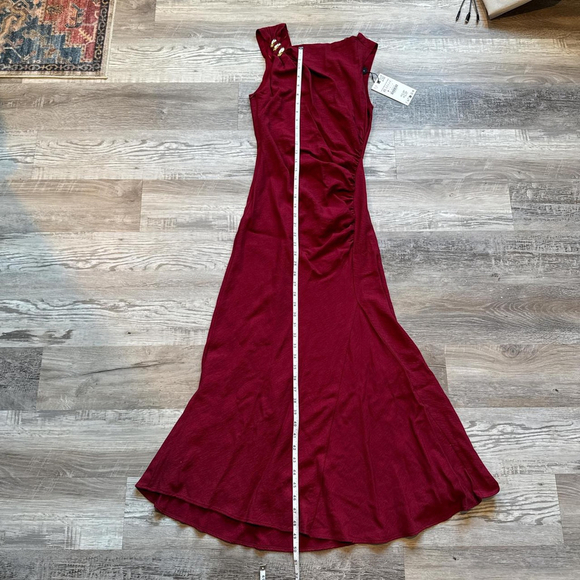 dresses - Picture 2 of 8